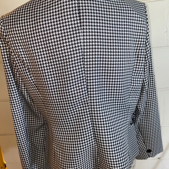 Suit - Picture 2 of 9